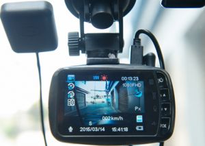 Camera hành trình đặt taplo xe hơi