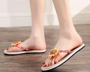 Dép Lê Nữ Đế Bằng, Dép đi Biển